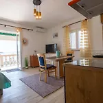 Mare-more W Balcony And Front And View Apartman Zára