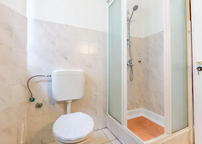 Mare-more W Balcony And Front And View *