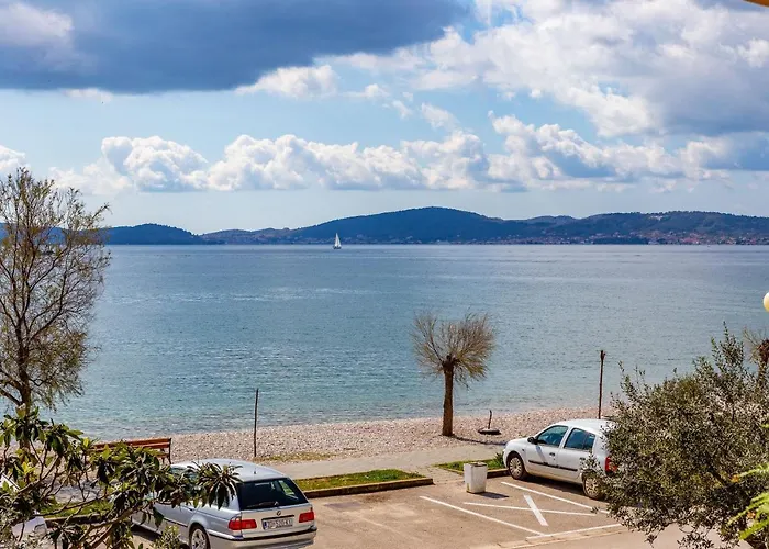 Mare-more W Balcony And Front And View 자다르