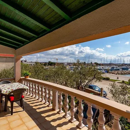 Mare-more W Balcony And Front And View Apartman